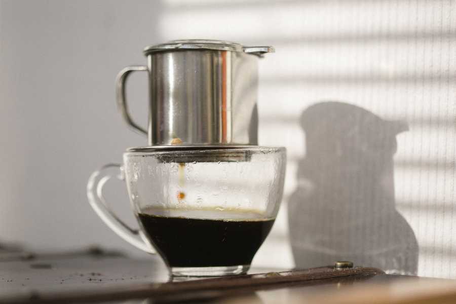 Cách pha cà phê phin đơn giản tại nhà